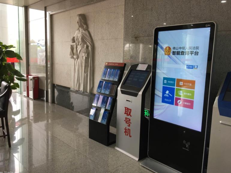 立式液晶廣告機(jī)為什么受歡迎，有什么特性？